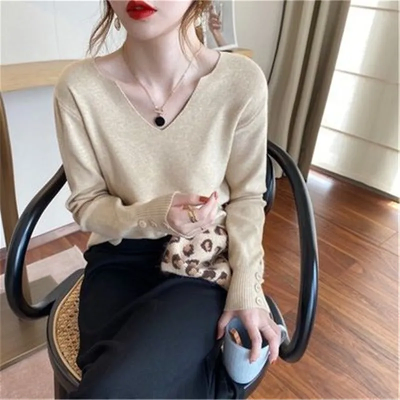 Women V-Neck Loose Outdoor Sweater